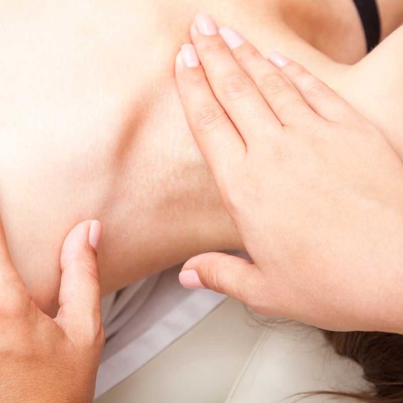 Tratamientos especialidados para lesiones de columna y cuello con fisioterapia en Avanfi