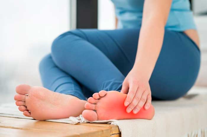 Mitos y leyendas sobre la fascitis Usar zapatillas con mucha amortiguación evita la fascitis plantar
